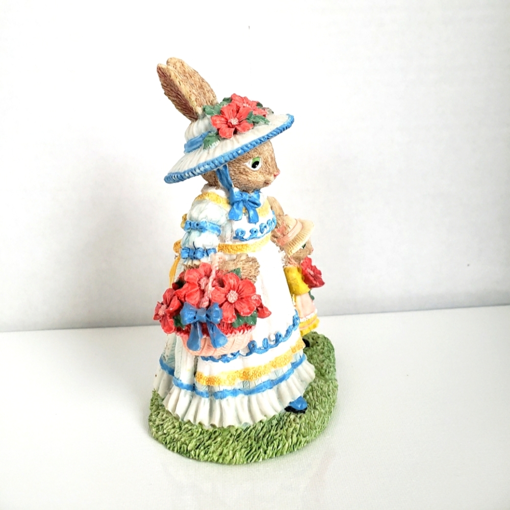 Mama Jumper With Helena Bunny Figurine - Picture 2 of 7